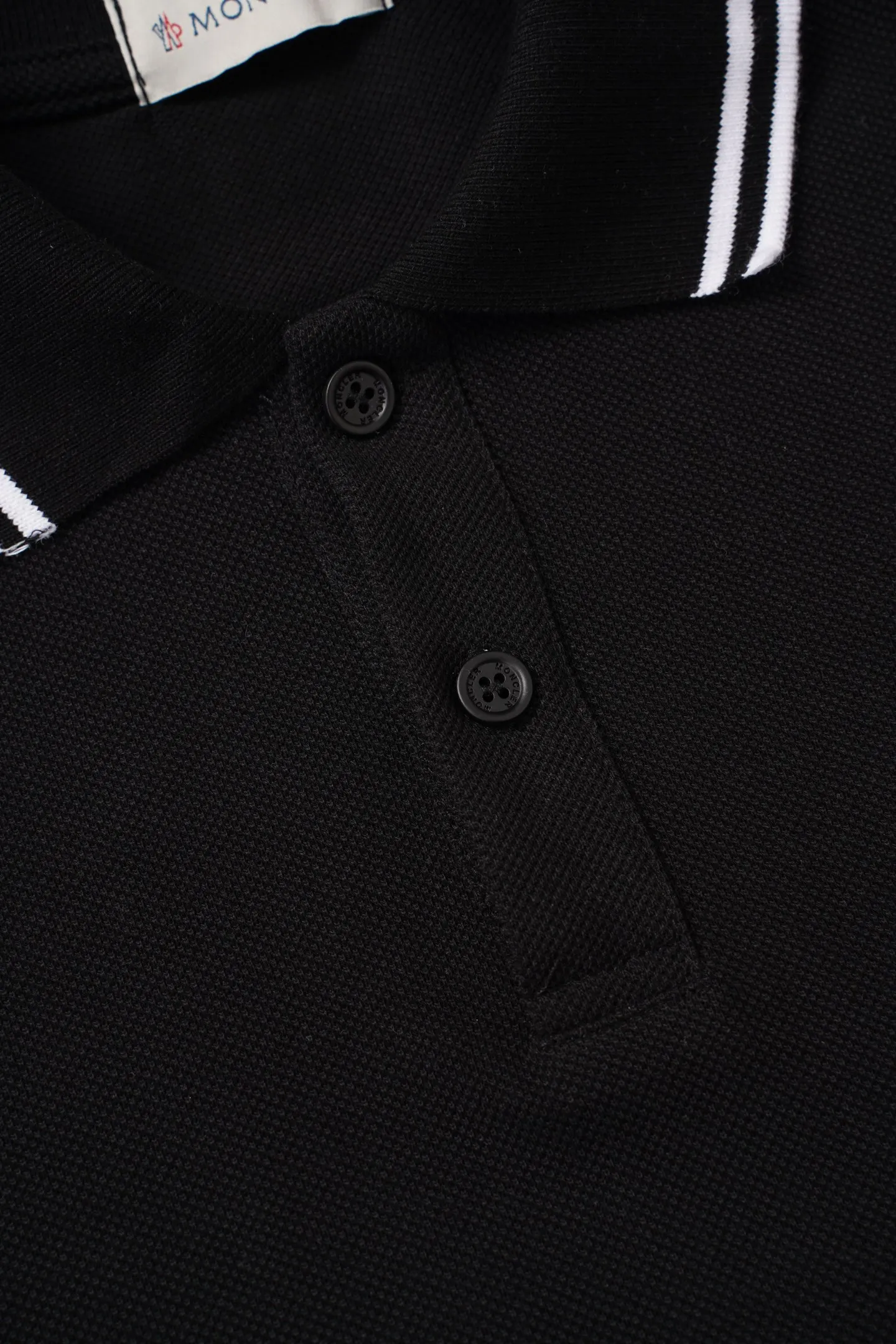 MONCLER logo polo Polo Classic ， 。 Polo ， 。Classic ， 。 • • •Black White Size：S-XL